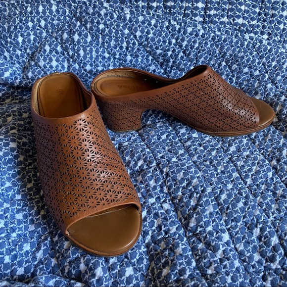 Gentle Souls by Kenneth Cole Post Laser-Cut Leather Mules Saddle - Picture 5 of 15